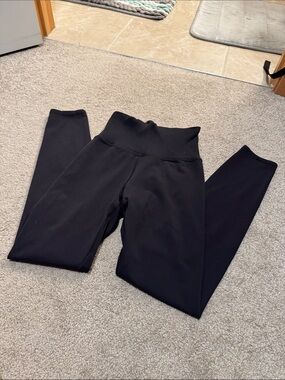 Vuori Black High-Waist Leggings